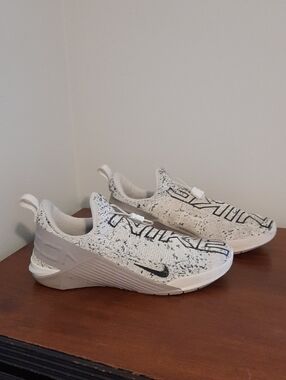 NIKE React Metcon - White Atmosphere Grey BQ6044-100